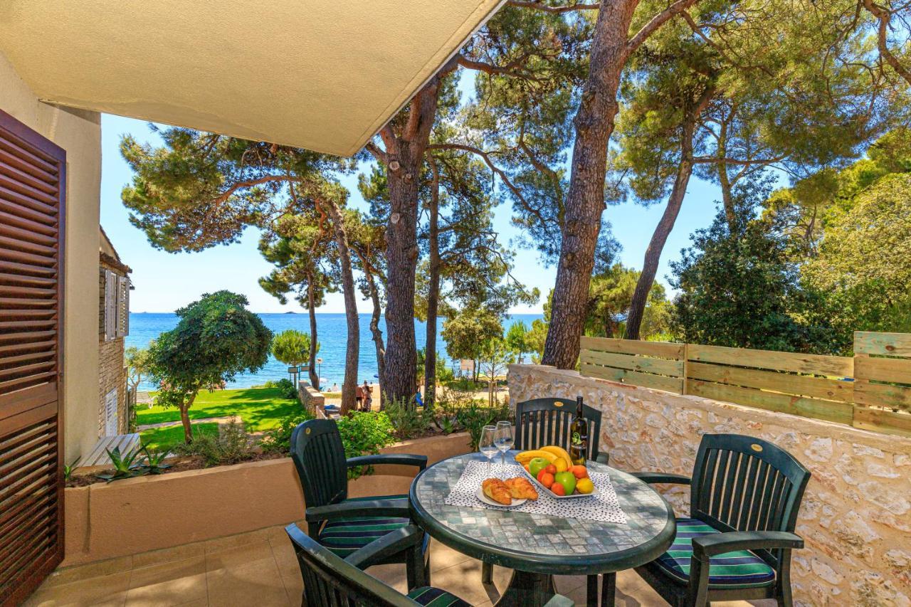 Al Mare Apartments Ровинь Экстерьер фото
