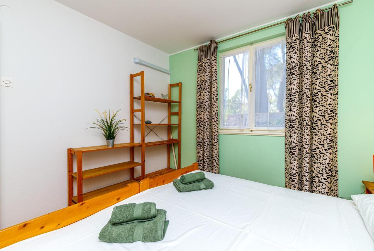 Al Mare Apartments Ровинь Экстерьер фото