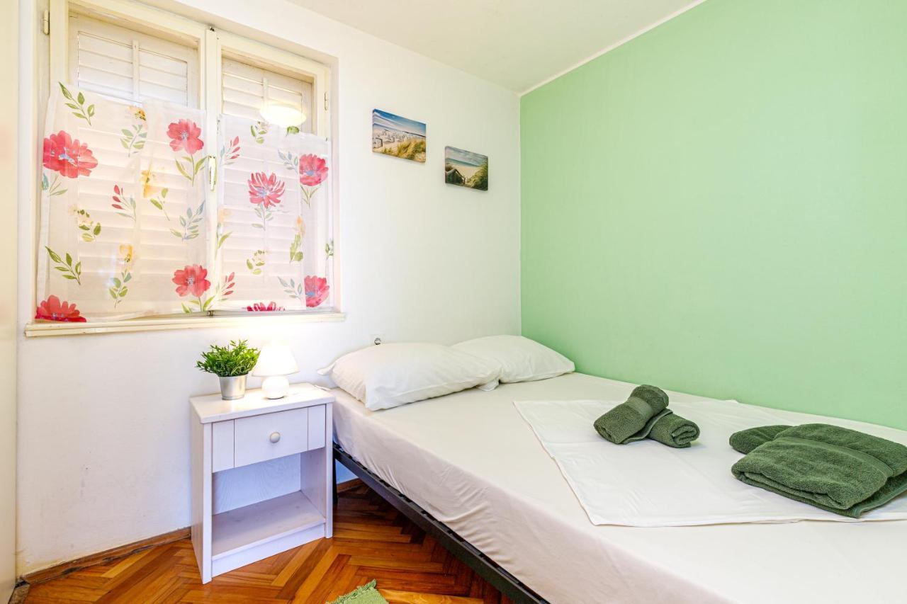 Al Mare Apartments Ровинь Экстерьер фото