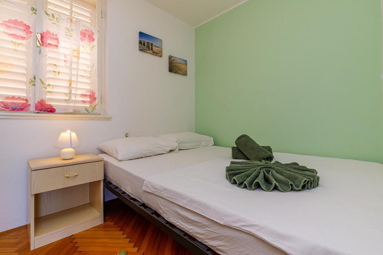 Al Mare Apartments Ровинь Экстерьер фото