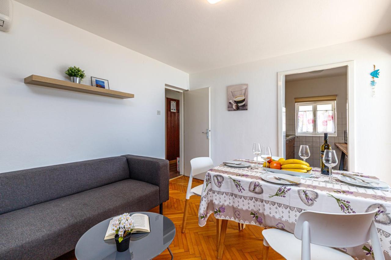 Al Mare Apartments Ровинь Экстерьер фото